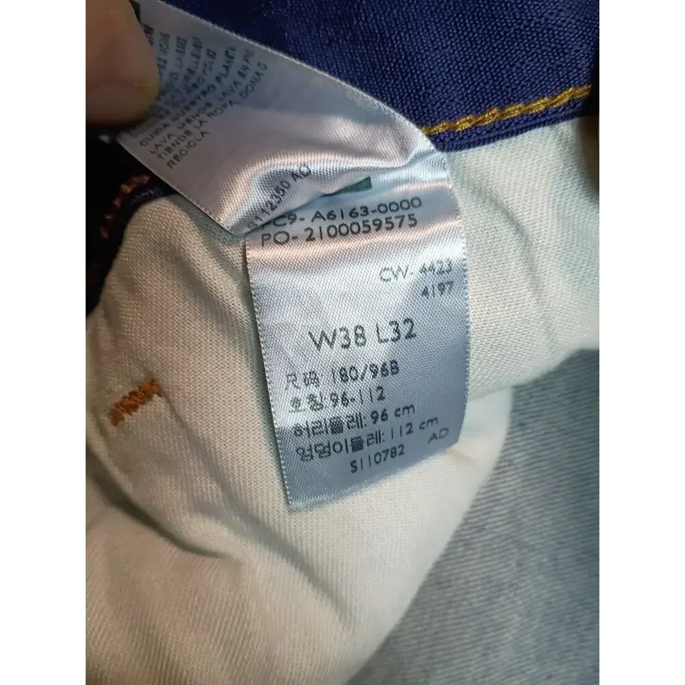 Brand New Levi's Men's W38 L32 Relaxed Fit Denim Jeans - Picture 3 of 7